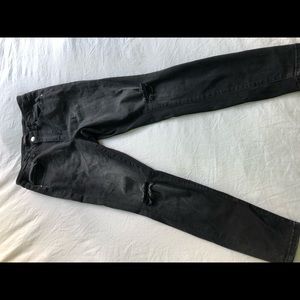 Black ripped skinny jeans